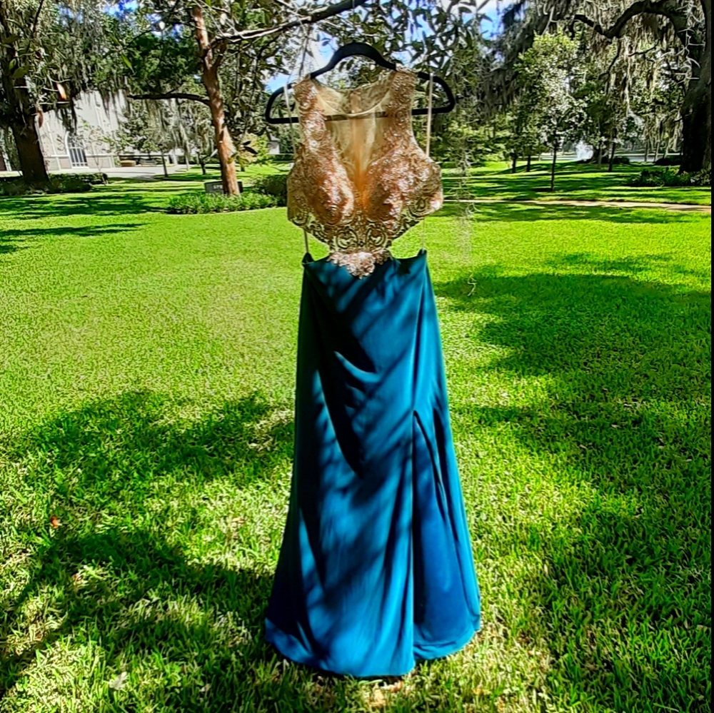 Camille la vie green backless formal prom dress - Picture 3 of 16
